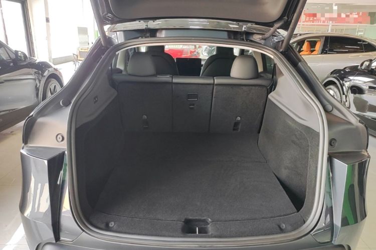 Used Tesla Model Y 2025 Rear-Wheel-Drive Version Trunk