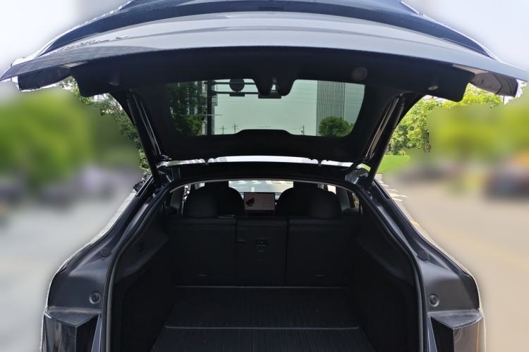 Used Tesla Model Y 2025 Rear-Wheel-Drive Version Trunk
