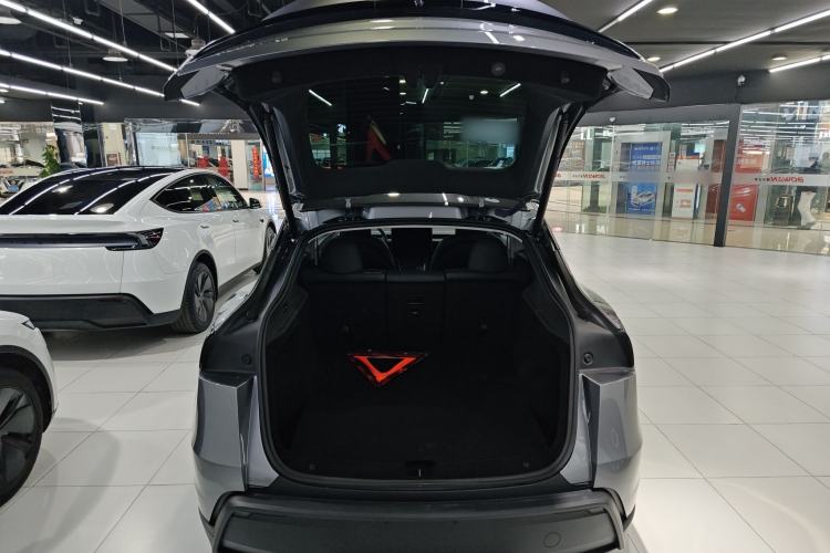 Used Tesla Model Y 2025 Rear-Wheel-Drive Version Trunk