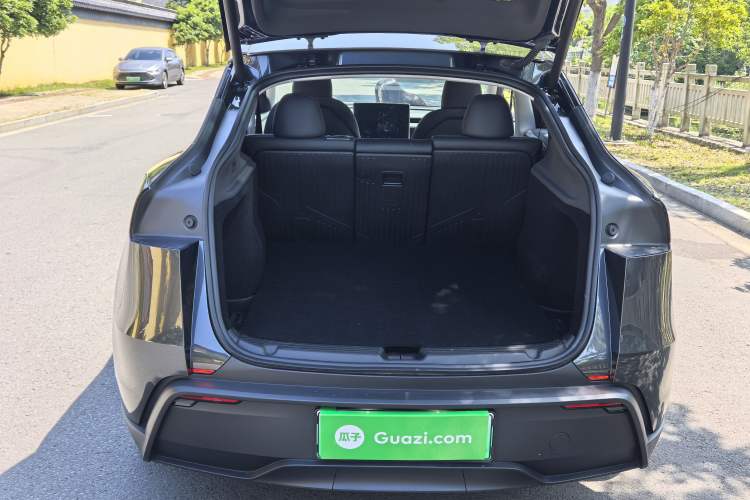 Used Tesla Model Y 2025 Rear-Wheel-Drive Version Trunk