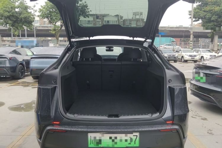 Used Tesla Model Y 2025 Rear-Wheel-Drive Version Trunk