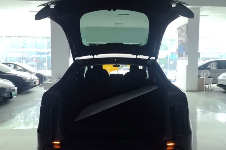 Used Tesla Model Y 2025 Rear-Wheel-Drive Version Trunk