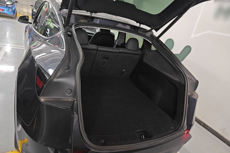 Used Tesla Model Y 2025 Rear-Wheel-Drive Version Trunk