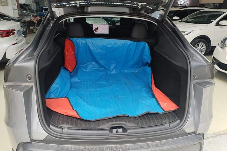 Used Tesla Model Y 2025 Rear-Wheel-Drive Version Trunk