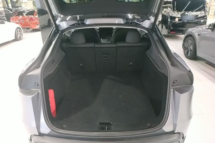 Used Tesla Model Y 2025 Rear-Wheel-Drive Version Trunk