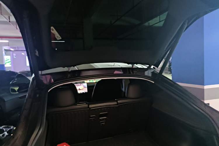 Used Tesla Model Y 2025 Rear-Wheel-Drive Version Trunk