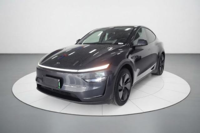 Używany Tesla Model Y 2025 Rear-Wheel-Drive Version