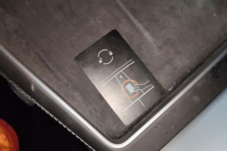Used Tesla Model Y 2025 Rear-Wheel-Drive Version Vehicle Key