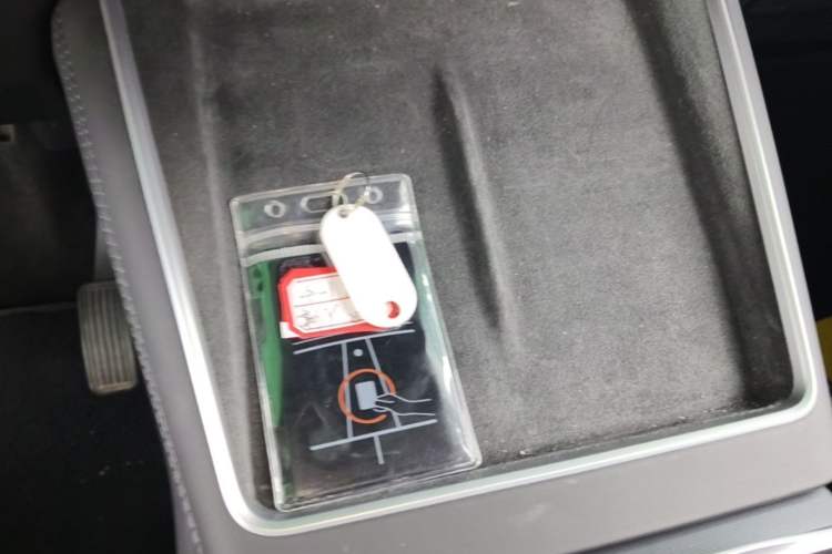 Used Tesla Model Y 2025 Rear-Wheel-Drive Version Vehicle Key