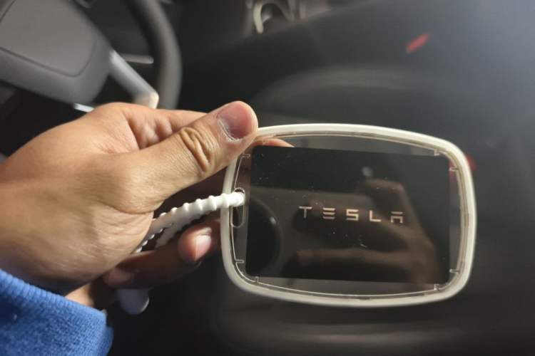Used Tesla Model Y 2025 Rear-Wheel Drive First Edition Vehicle Key