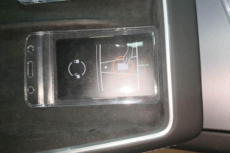 Used Tesla Model Y 2025 Rear-Wheel-Drive Version Vehicle Key