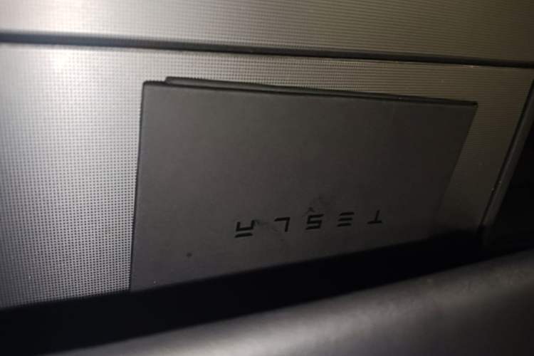 Used Tesla Model Y 2025 Long-Range All-Wheel Drive First Edition Vehicle Key