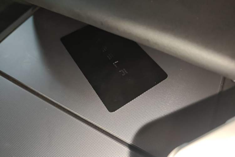 Used Tesla Model Y 2025 Rear-Wheel Drive First Edition Vehicle Key