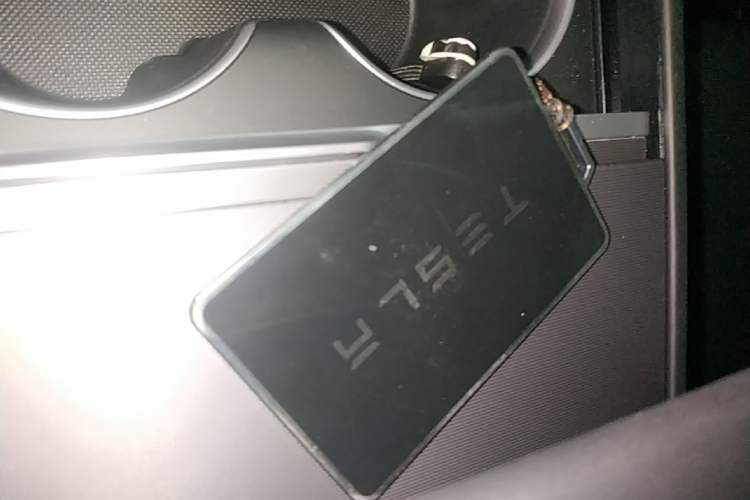 Used Tesla Model Y 2025 Rear-Wheel Drive First Edition Vehicle Key