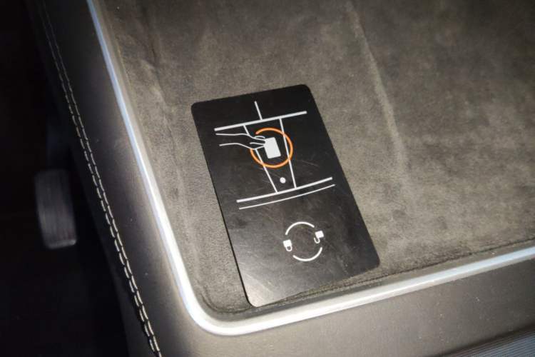 Used Tesla Model Y 2025 Rear-Wheel-Drive Version Vehicle Key