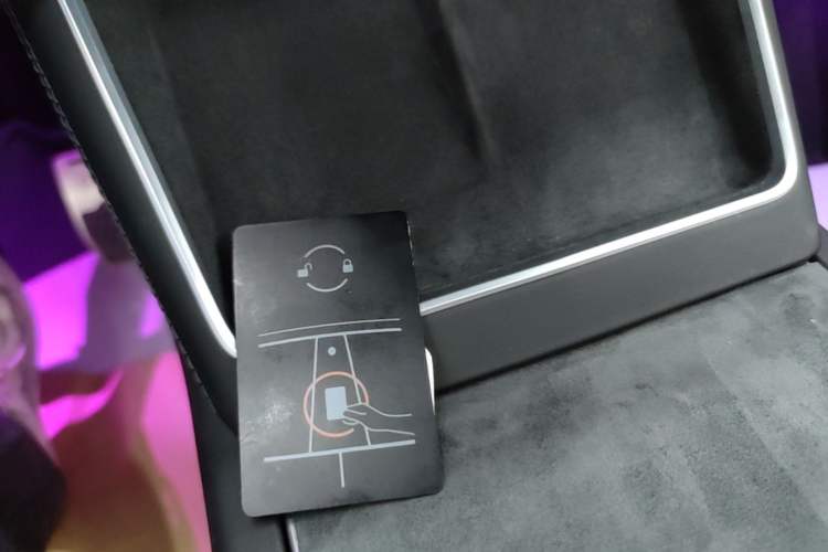 Used Tesla Model Y 2025 Long-Range All-Wheel-Drive Version Vehicle Key