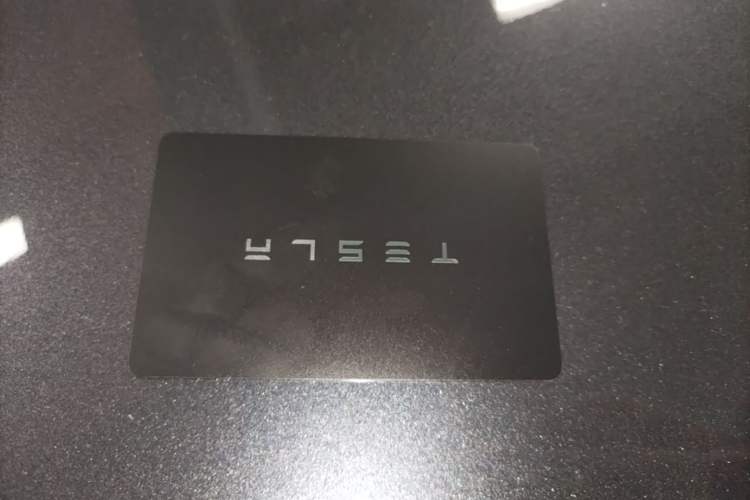 Used Tesla Model Y 2025 Rear-Wheel Drive First Edition Vehicle Key