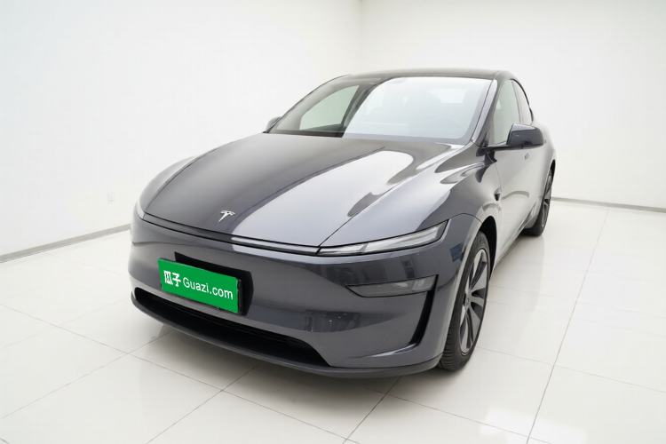 Tesla Model Y 2025 Long-Range All-Wheel Drive First Edition