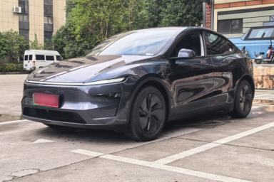 Used Tesla Model Y 2025 Long-Range All-Wheel-Drive Version