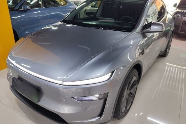Used Tesla Model Y 2025 Rear-Wheel-Drive Version