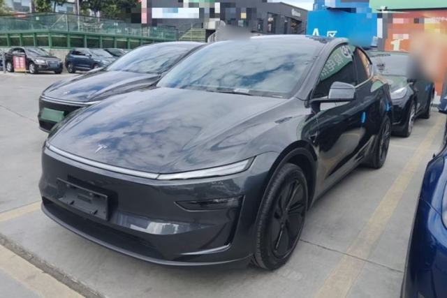 Used Tesla Model Y 2025 Rear-Wheel-Drive Version