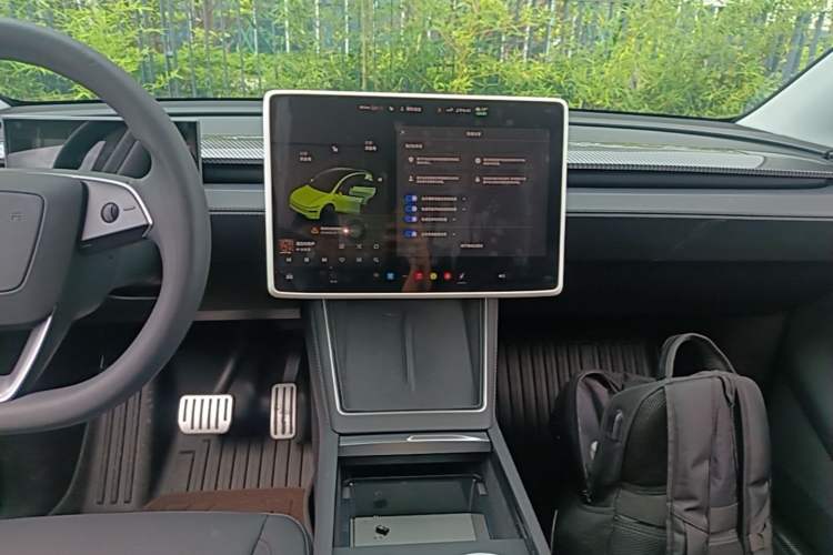 Used Tesla Model Y 2025 Rear-Wheel-Drive Version Audio And AC Panel