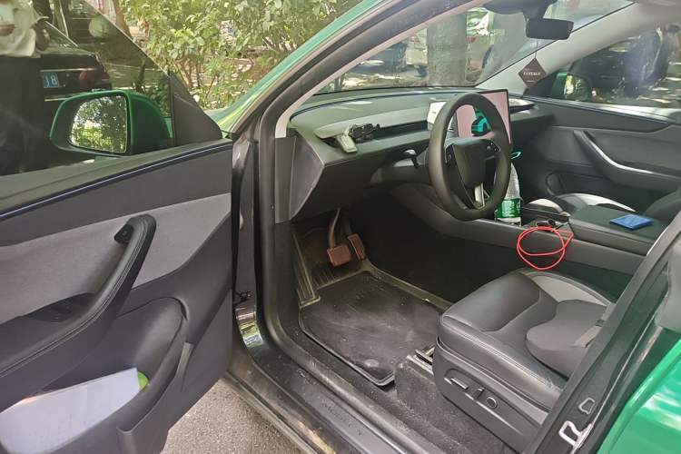 Used Tesla Model Y 2025 Rear-Wheel-Drive Version Driver Seat