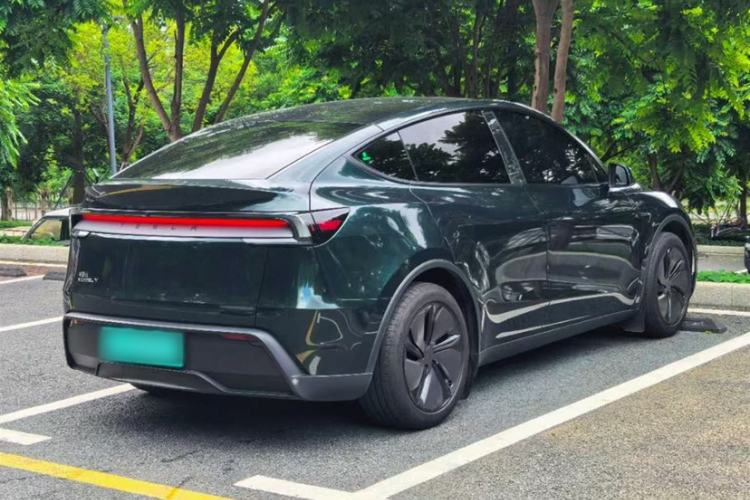 Used Tesla Model Y 2025 Rear-Wheel-Drive Version Exterior 3