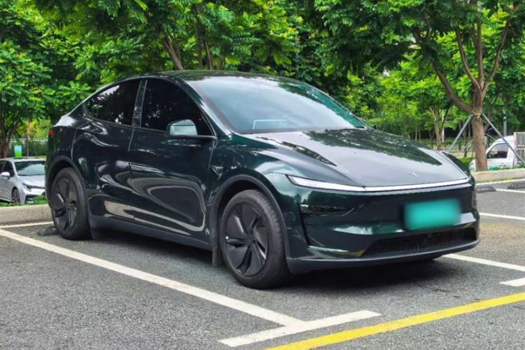 Used Tesla Model Y 2025 Rear-Wheel-Drive Version Exterior 4