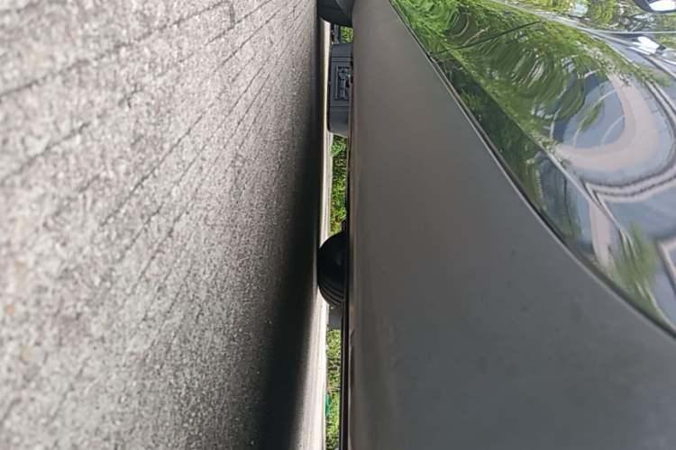 Used Tesla Model Y 2025 Rear-Wheel-Drive Version Left Side Sill