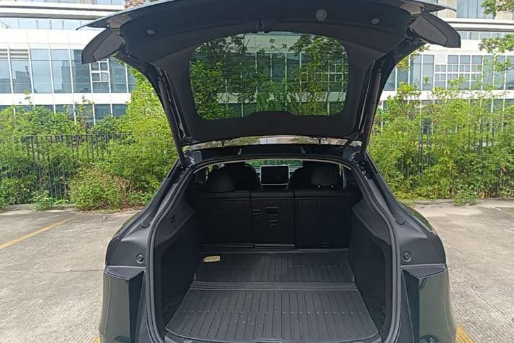 Used Tesla Model Y 2025 Rear-Wheel-Drive Version Trunk