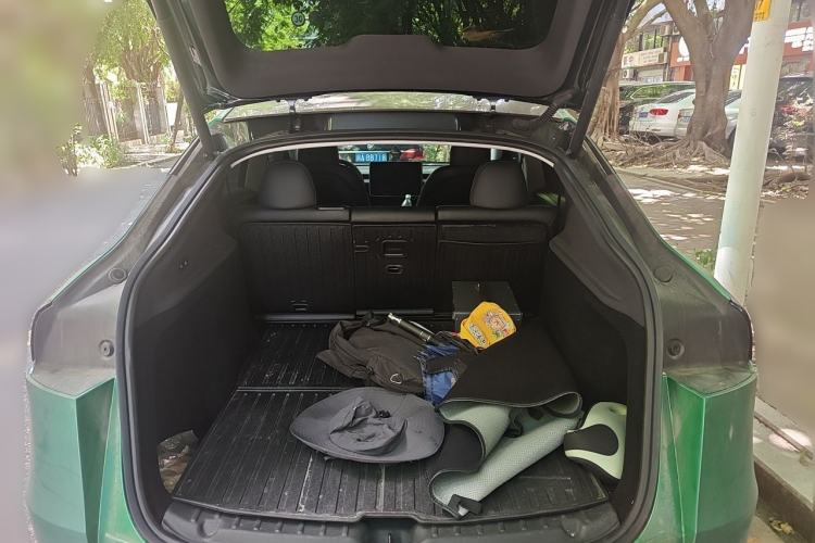 Used Tesla Model Y 2025 Rear-Wheel-Drive Version Trunk
