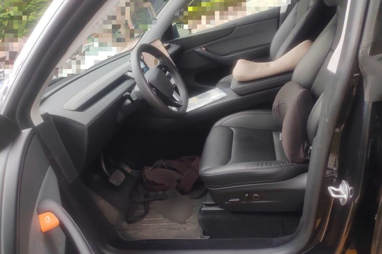 Used Tesla Model Y 2025 Rear-Wheel Drive First Edition Driver Seat