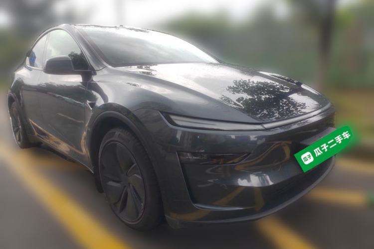 Used Tesla Model Y 2025 Rear-Wheel Drive First Edition Front Right 45 Deg