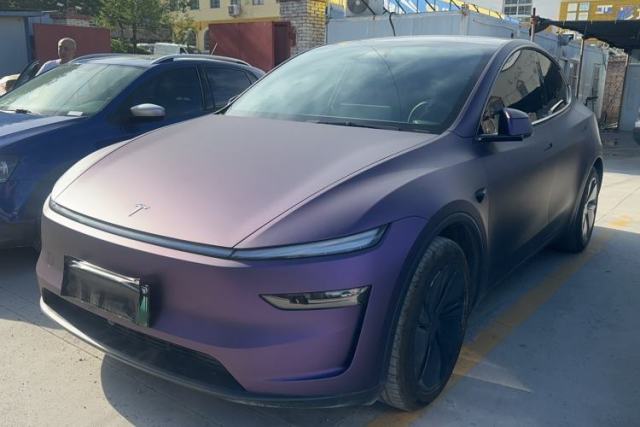 Used Tesla Model Y 2025 Long-Range All-Wheel-Drive Version