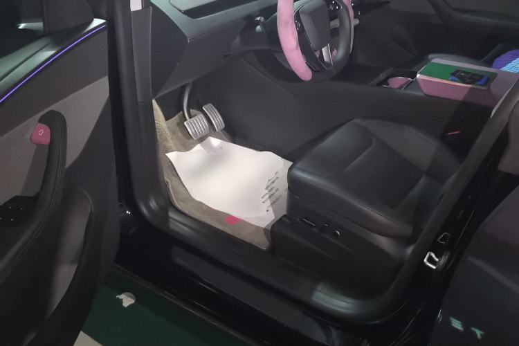 Used Tesla Model Y 2025 Rear-Wheel-Drive Version Driver Seat