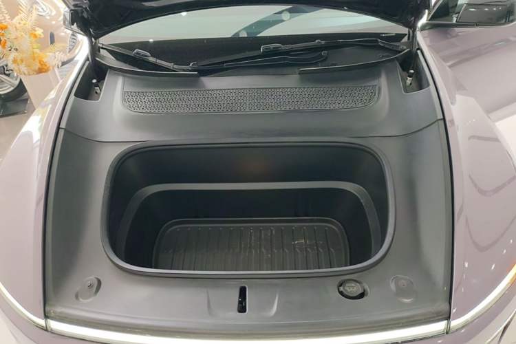 Used Tesla Model Y 2025 Rear-Wheel-Drive Version Engine Bay