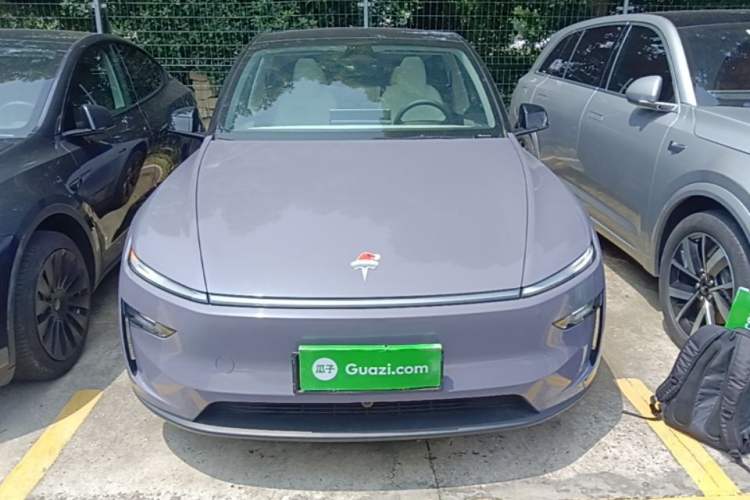 Used Tesla Model Y 2025 Rear-Wheel-Drive Version Front