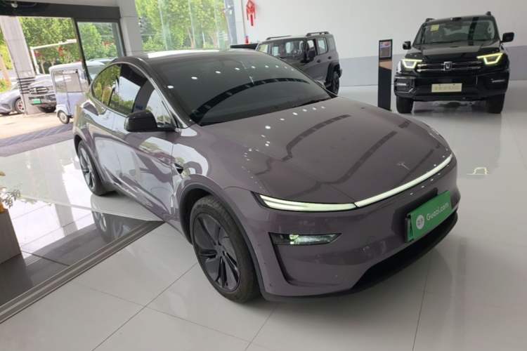 Used Tesla Model Y 2025 Rear-Wheel-Drive Version Front Right 45 Deg