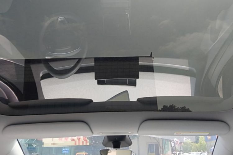 Used Tesla Model Y 2025 Rear-Wheel-Drive Version Headliner