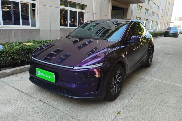Tesla Model Y 2025 Long-Range All-Wheel Drive First Edition