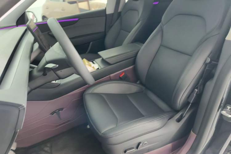 Used Tesla Model Y 2025 Rear-Wheel-Drive Version Left Front Seat