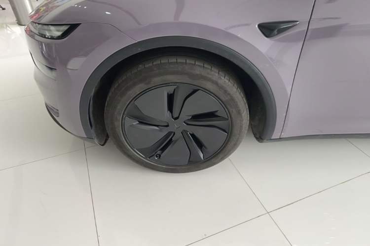 Used Tesla Model Y 2025 Rear-Wheel-Drive Version Left Front Wheel Hub