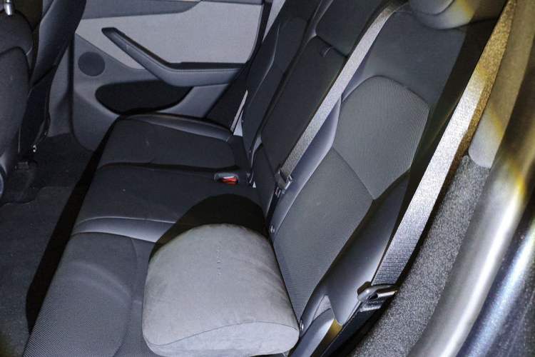 Used Tesla Model Y 2025 Rear-Wheel Drive First Edition Left Rear Seat