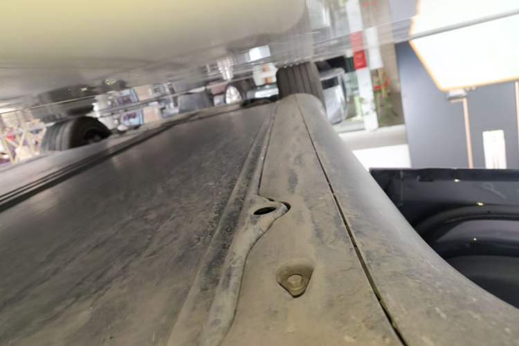 Used Tesla Model Y 2025 Rear-Wheel-Drive Version Left Side Sill