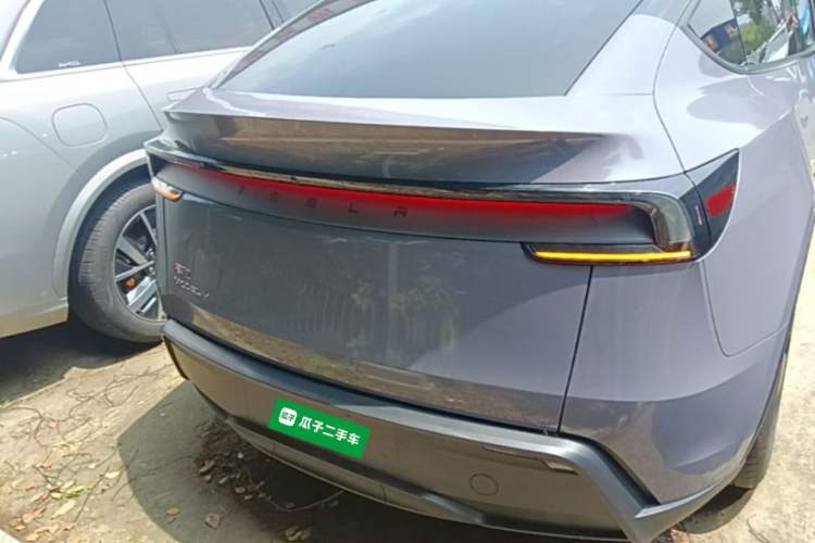 Used Tesla Model Y 2025 Rear-Wheel-Drive Version Rear