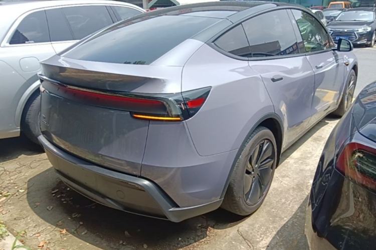 Used Tesla Model Y 2025 Rear-Wheel-Drive Version Rear Right 45 Deg