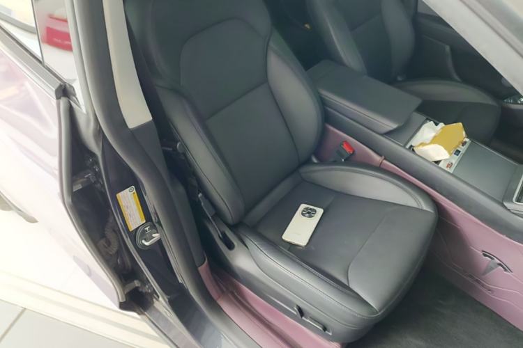 Used Tesla Model Y 2025 Rear-Wheel-Drive Version Right Front Seat