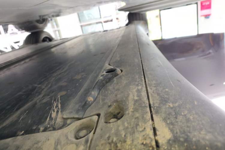 Used Tesla Model Y 2025 Rear-Wheel-Drive Version Right Side Sill