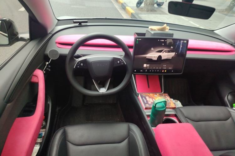 Used Tesla Model Y 2025 Rear-Wheel-Drive Version Steering Wheel